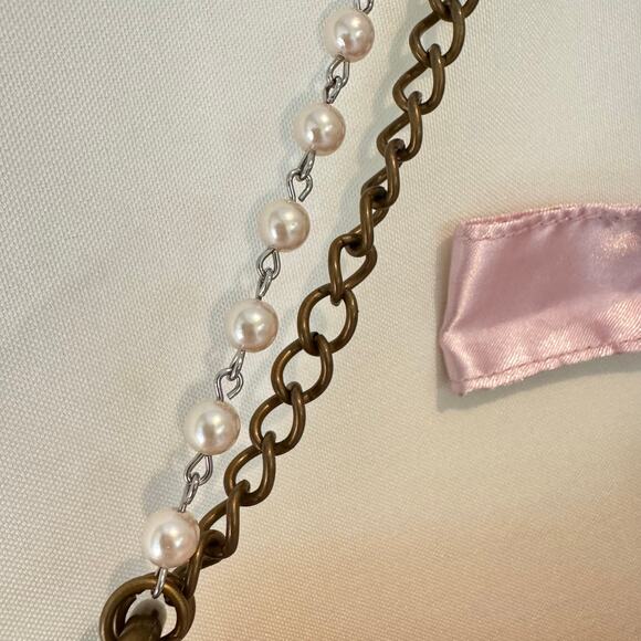 Vintage Y2K GAP Velvet Purse Pink Gold Embroidered Bow Pearl Chain Coquette EUC - Picture 5 of 10